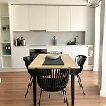Апартаменты Newtrendy Charming In Historical *