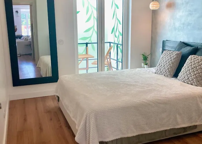 Newtrendy Charming In Historical